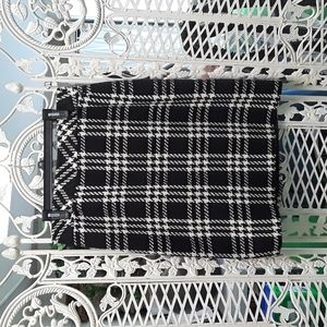 VILLAGER Bold Plaid Skirt